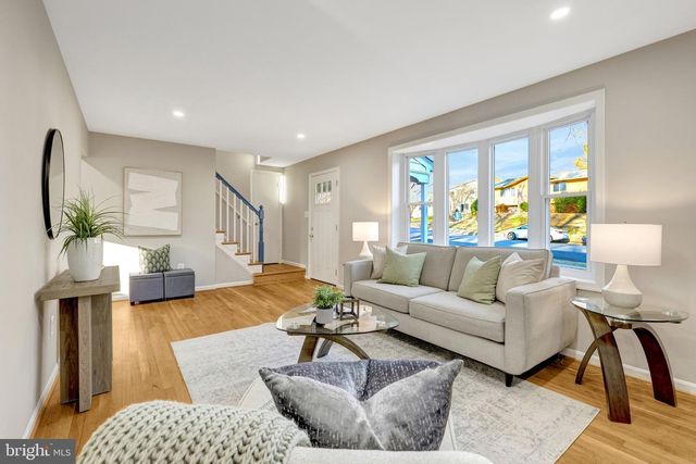 5122 POMMEROY DR, Fairfax, VA 22032