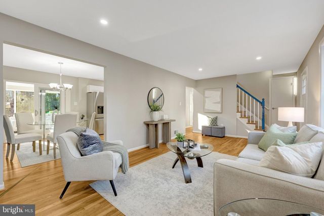 5122 POMMEROY DR, Fairfax, VA 22032