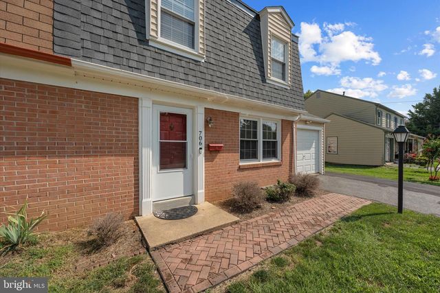 706 EDWARDS FERRY RD NE, Leesburg, VA 20176