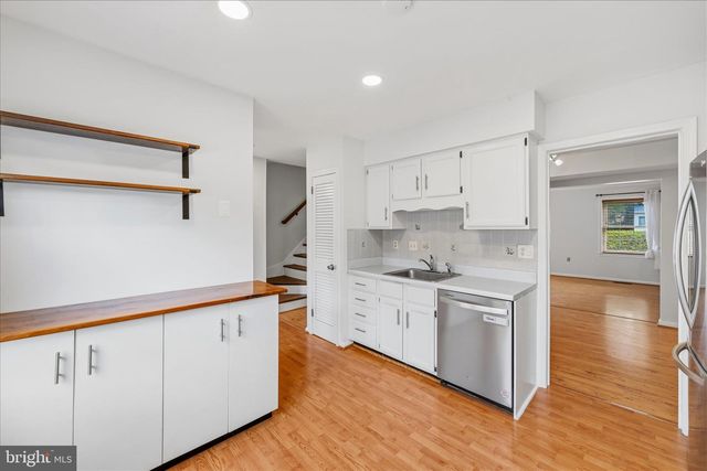 706 EDWARDS FERRY RD NE, Leesburg, VA 20176