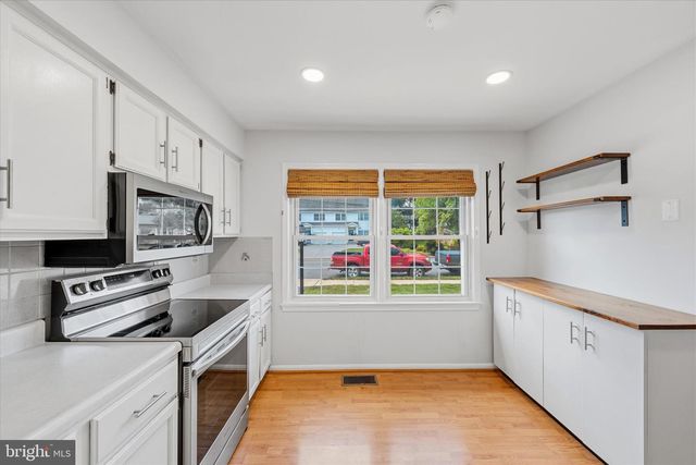 706 EDWARDS FERRY RD NE, Leesburg, VA 20176