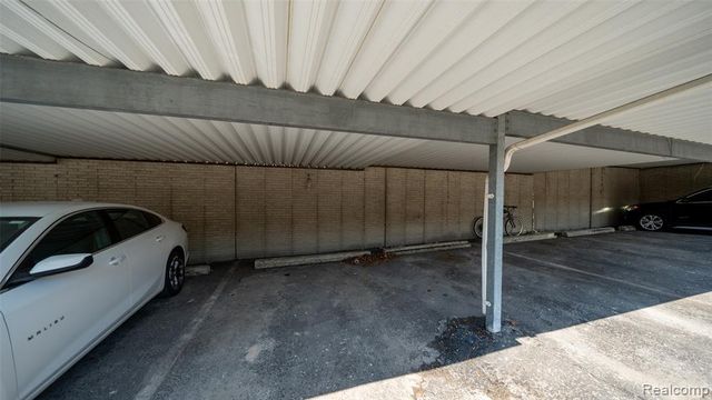 451 Miller Avenue 211, Rochester, MI 48307