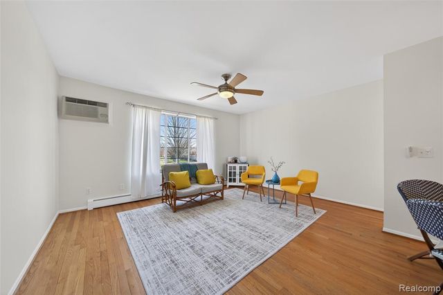 451 Miller Avenue 211, Rochester, MI 48307