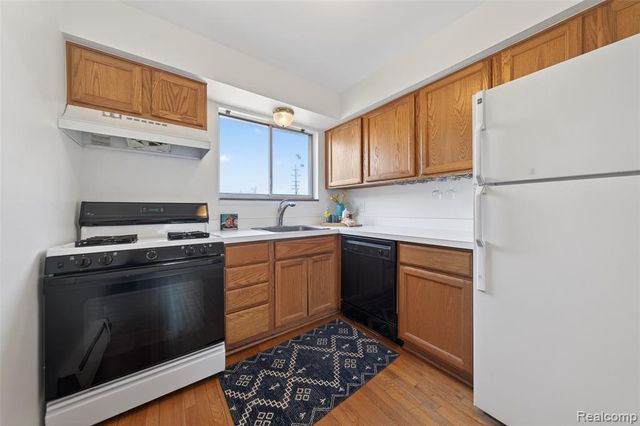 451 Miller Avenue 211, Rochester, MI 48307