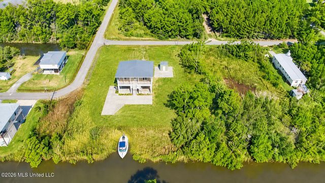 10010 E Bayou View Drive, Bay Saint Louis, MS 39520