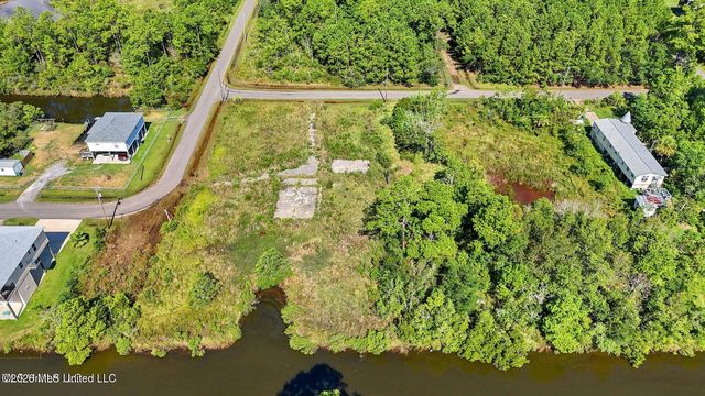 10010 E Bayou View Drive, Bay Saint Louis, MS 39520