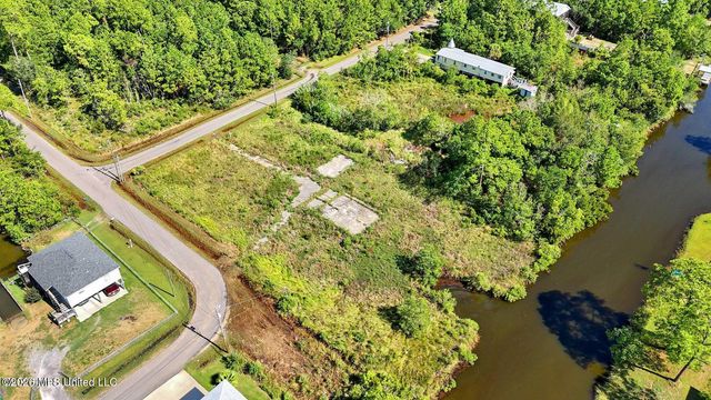 10010 E Bayou View Drive, Bay Saint Louis, MS 39520