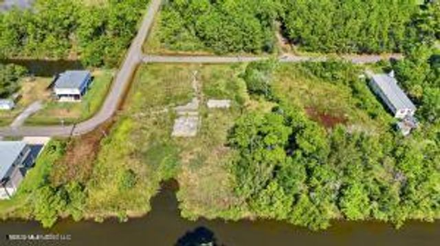 10010 E Bayou View Drive, Bay Saint Louis, MS 39520