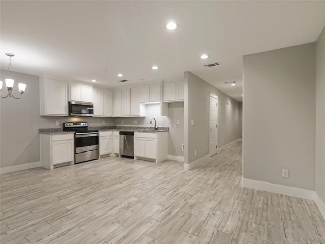 818 W Walker Street, Denison, TX 75020