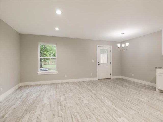 818 W Walker Street, Denison, TX 75020