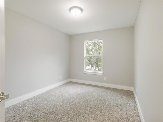 818 W Walker Street, Denison, TX 75020