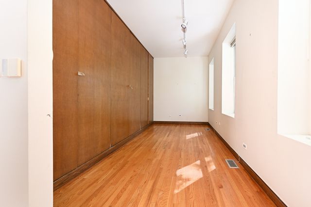 849 N Dearborn Street, Chicago, IL 60610