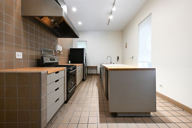 849 N Dearborn Street, Chicago, IL 60610