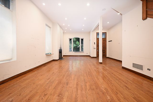 849 N Dearborn Street, Chicago, IL 60610