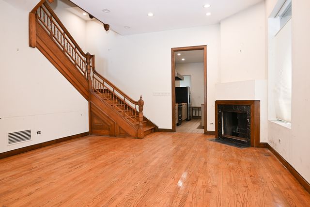 849 N Dearborn Street, Chicago, IL 60610