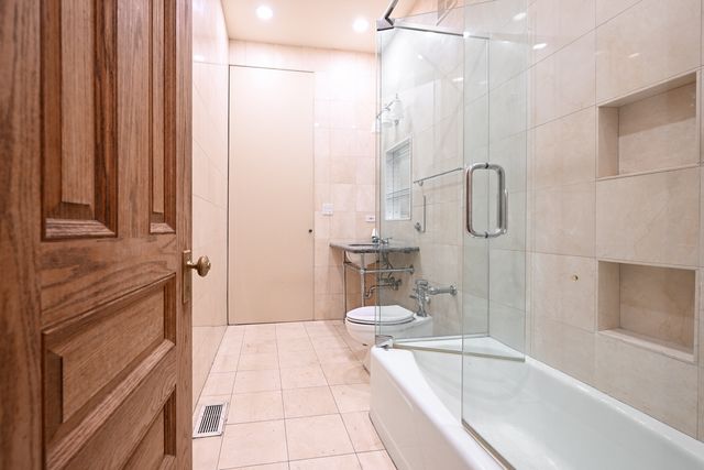 849 N Dearborn Street, Chicago, IL 60610