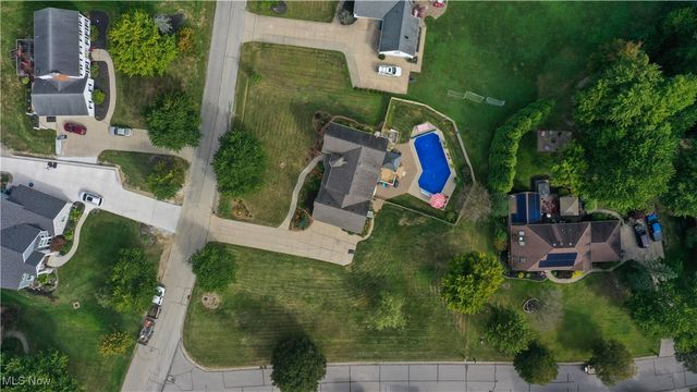 61 Lake Forest Drive, Hudson, OH 44236