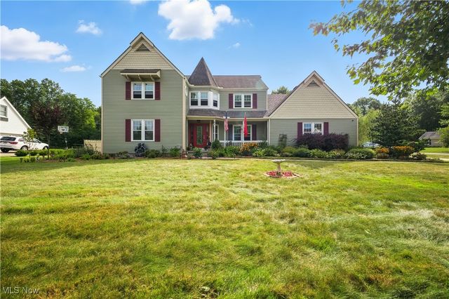 61 Lake Forest Drive, Hudson, OH 44236