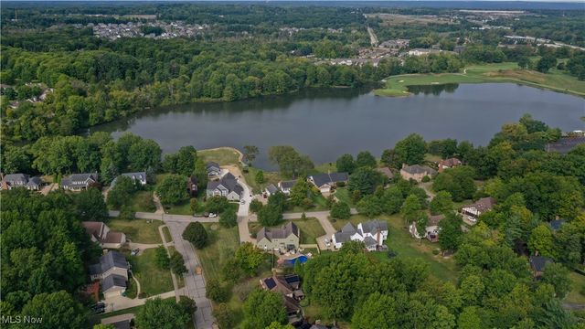 61 Lake Forest Drive, Hudson, OH 44236