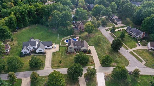 61 Lake Forest Drive, Hudson, OH 44236