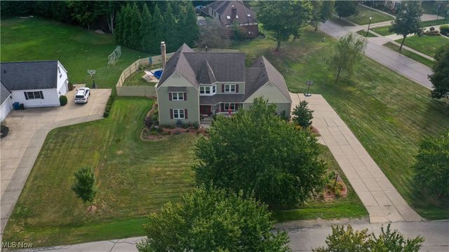 61 Lake Forest Drive, Hudson, OH 44236