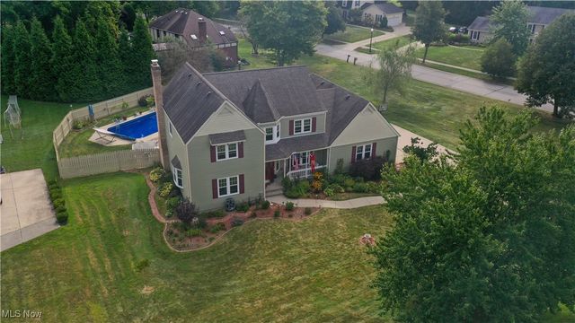 61 Lake Forest Drive, Hudson, OH 44236