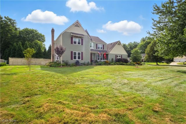 61 Lake Forest Drive, Hudson, OH 44236