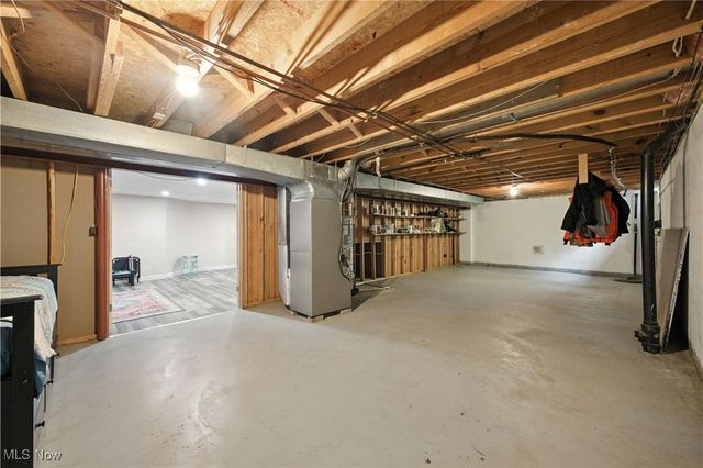 61 Lake Forest Drive, Hudson, OH 44236