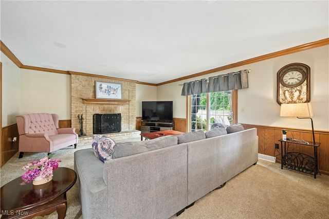 61 Lake Forest Drive, Hudson, OH 44236