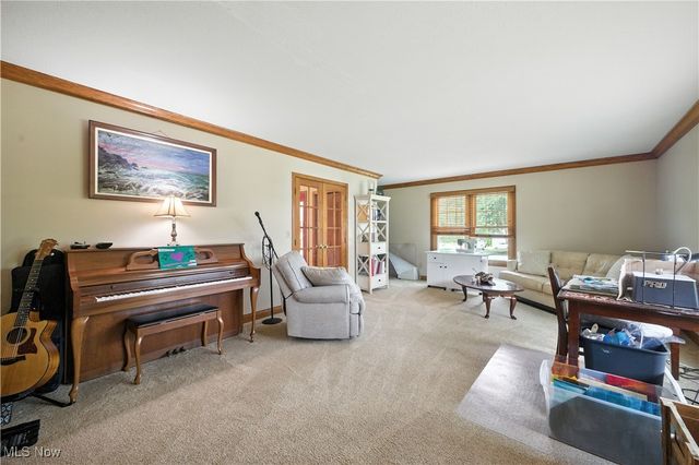 61 Lake Forest Drive, Hudson, OH 44236