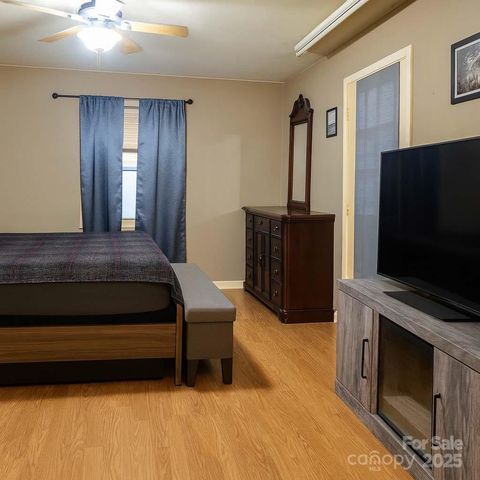 1012 N Canton Road, Canton, NC 28716