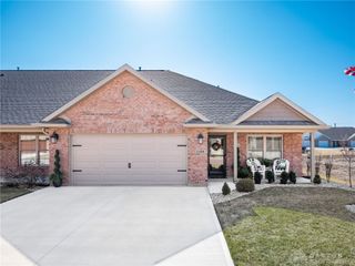 1188 E Bentley Circle, Troy, OH 45373