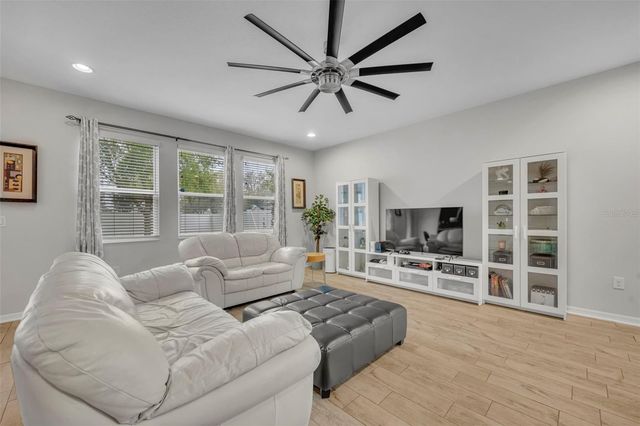 2748 PEONY DRIVE, Oviedo, FL 32766