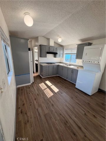 16511 Garfield D40, Paramount, CA 90723