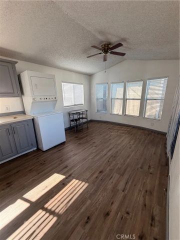 16511 Garfield D40, Paramount, CA 90723