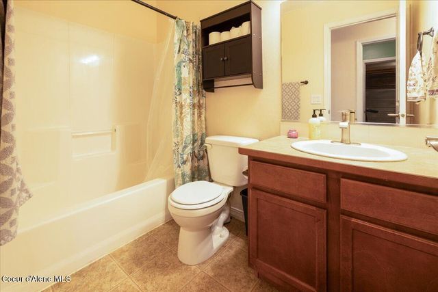 1301 N Brookhaven Ln, Post Falls, ID 83854