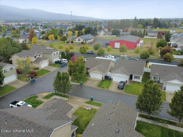 1301 N Brookhaven Ln, Post Falls, ID 83854