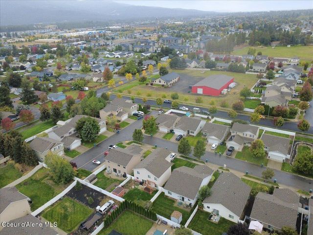 1301 N Brookhaven Ln, Post Falls, ID 83854