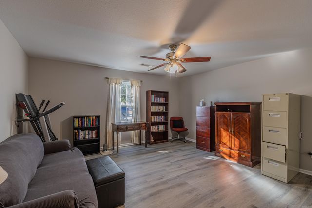 2801 Trowbridge Drive, Paragould, AR 72450