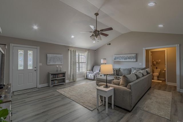 2801 Trowbridge Drive, Paragould, AR 72450