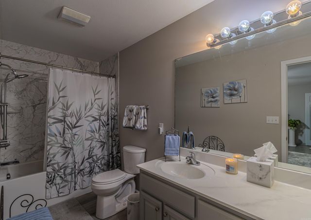 2801 Trowbridge Drive, Paragould, AR 72450