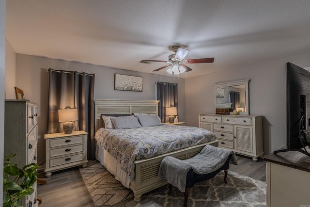 2801 Trowbridge Drive, Paragould, AR 72450