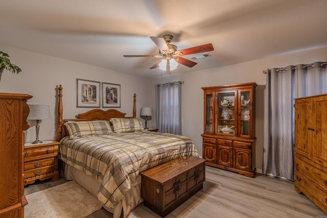 2801 Trowbridge Drive, Paragould, AR 72450