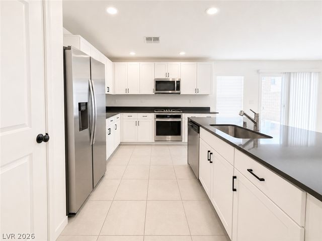 7623 Lush Oasis Avenue, Las Vegas, NV 89113