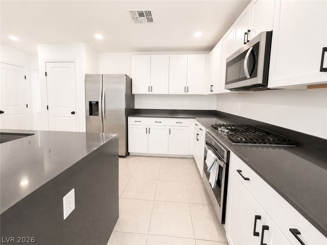 7623 Lush Oasis Avenue, Las Vegas, NV 89113