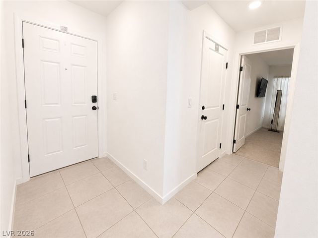 7623 Lush Oasis Avenue, Las Vegas, NV 89113