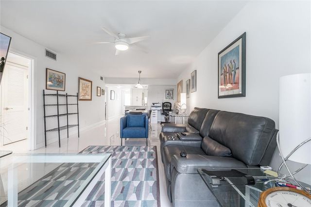 811 S Hollybrook Drive 301, Pembroke Pines, FL 33025