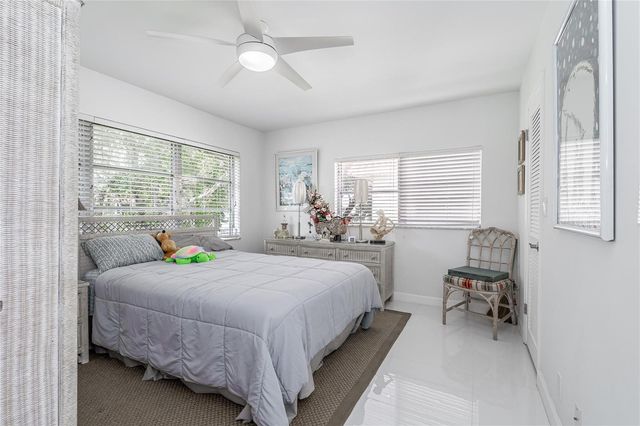 811 S Hollybrook Drive 301, Pembroke Pines, FL 33025