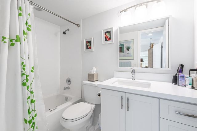 811 S Hollybrook Drive 301, Pembroke Pines, FL 33025