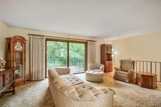 13151 Highway 13 S, Savage, MN 55378